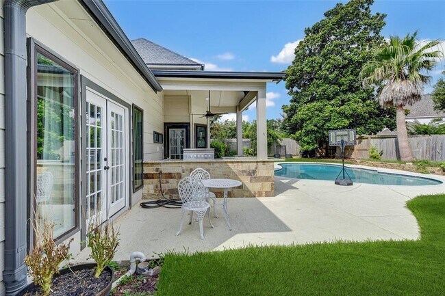 Building Photo - 20642 Laurel Lock Dr