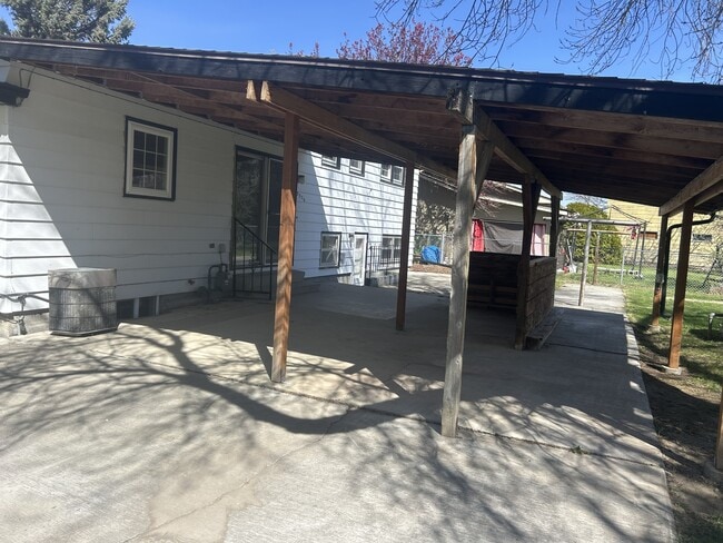 Building Photo - 3326 Winchell Ln