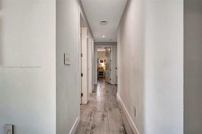 Building Photo - 12895 SW 75th Ave