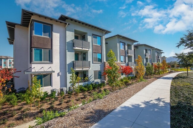 Building Photo - Esencia Norte Apartment Homes