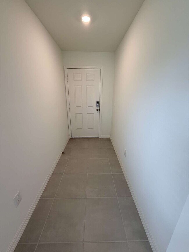 Building Photo - 524 Carya Wy