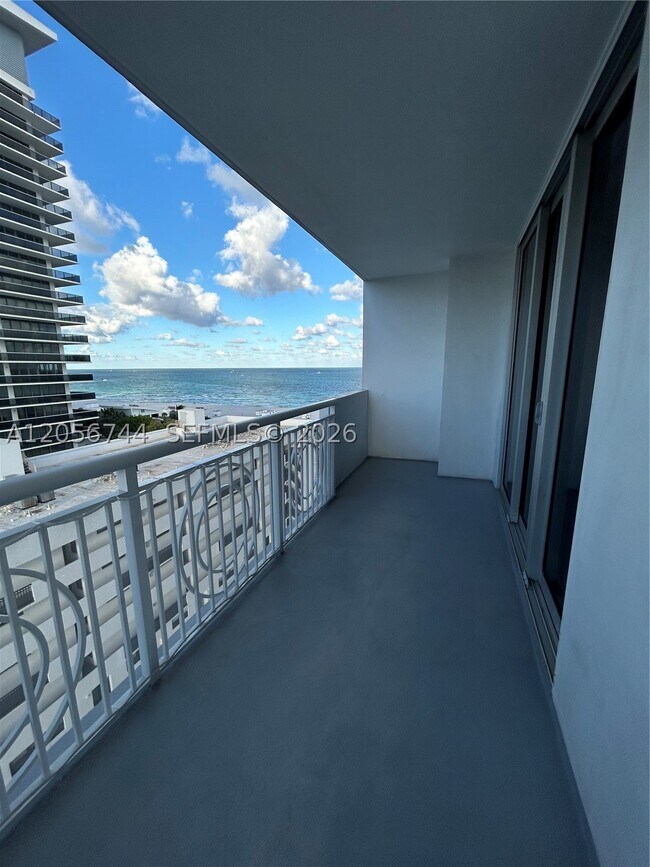 Building Photo - 5825 Collins Ave