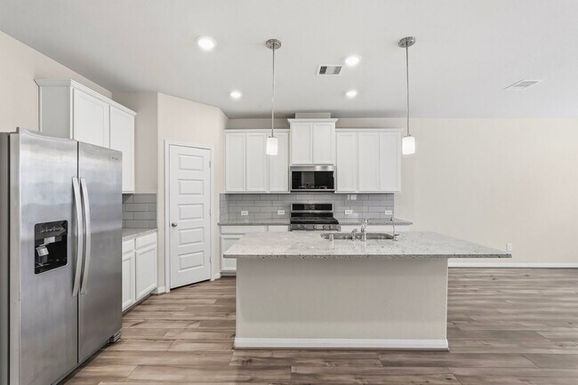 Building Photo - 1516 Lakeline Oak Dr