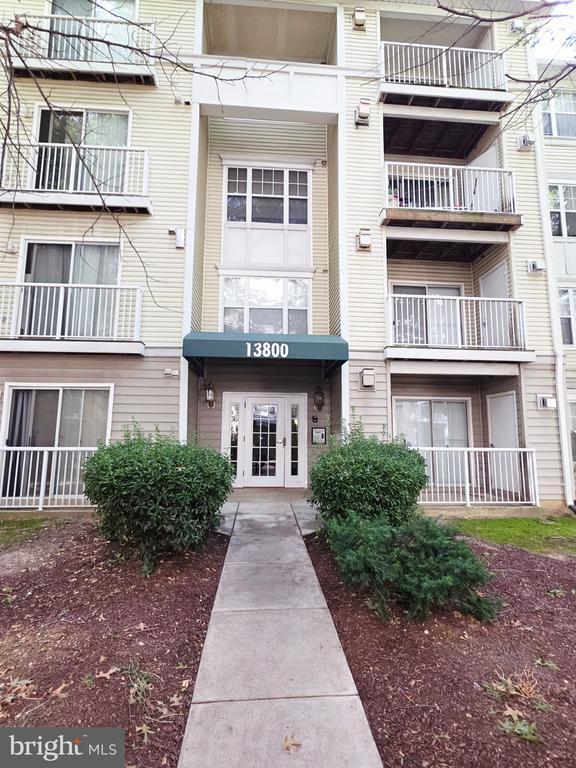 Building Photo - 13800 Farnsworth Ln