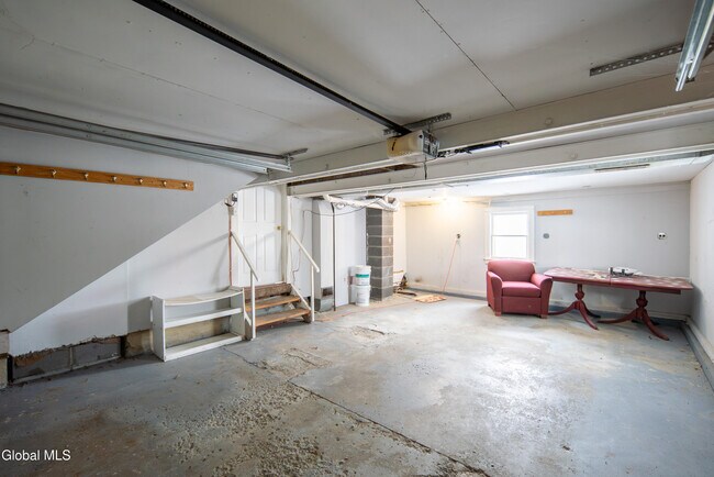 Building Photo - 6 Utica Ave