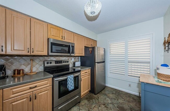 Building Photo - 6291 Bahia Del Mar Cir N