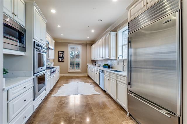 Building Photo - 6605 Bandera Ave