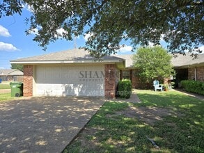 Building Photo - 408 Connie Dr