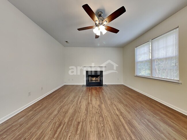 Building Photo - 9117 Hollow Ridge Ln