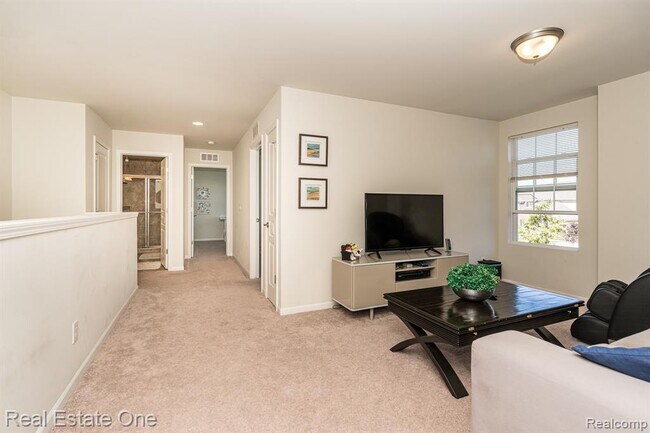 Building Photo - 124 Oakland Crest Dr