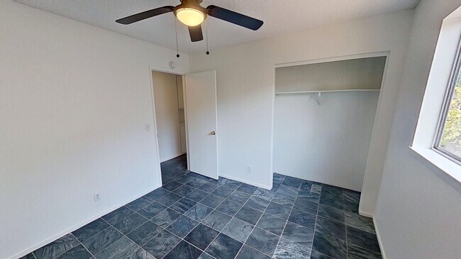 Building Photo - 4 Bedroom/2 Bathroom house in Goleta