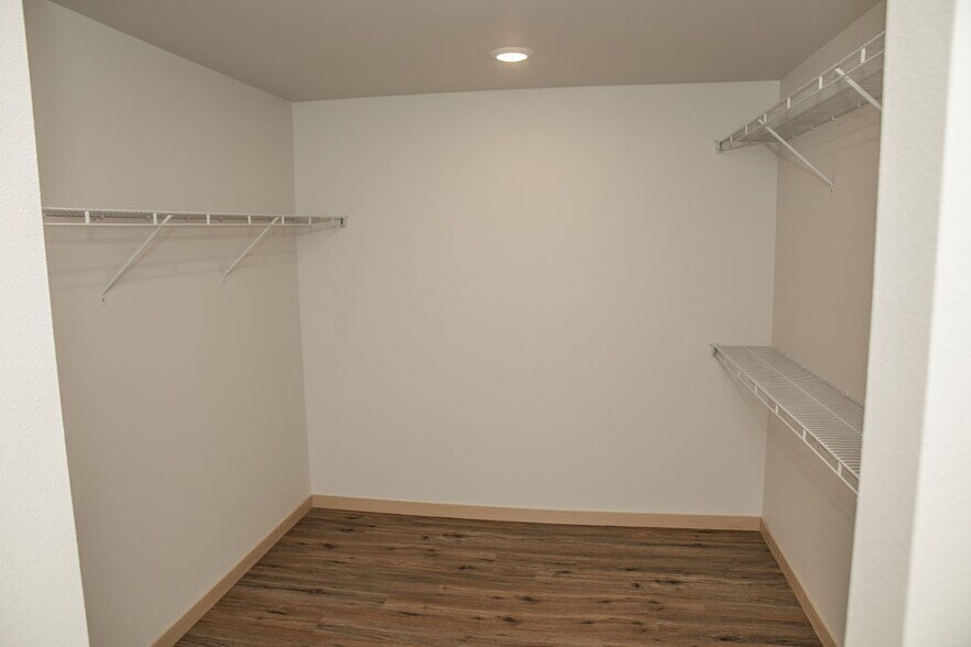 Building Photo - 475 Century Pl