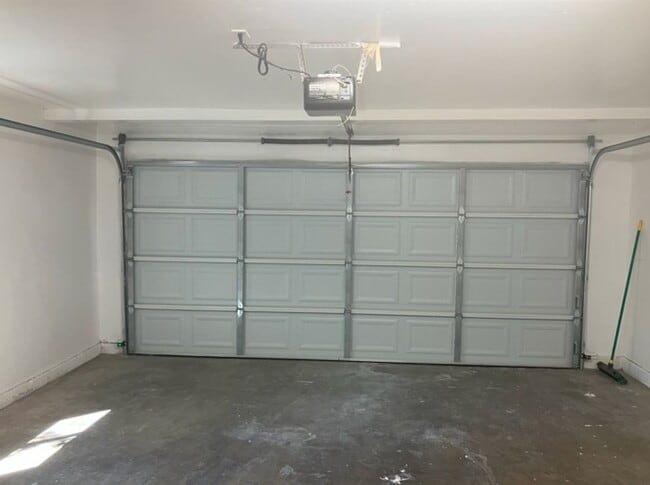Building Photo - 3518 Woodglen Dr