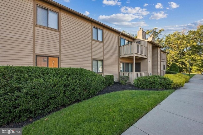 Building Photo - 706 Woodhollow Dr