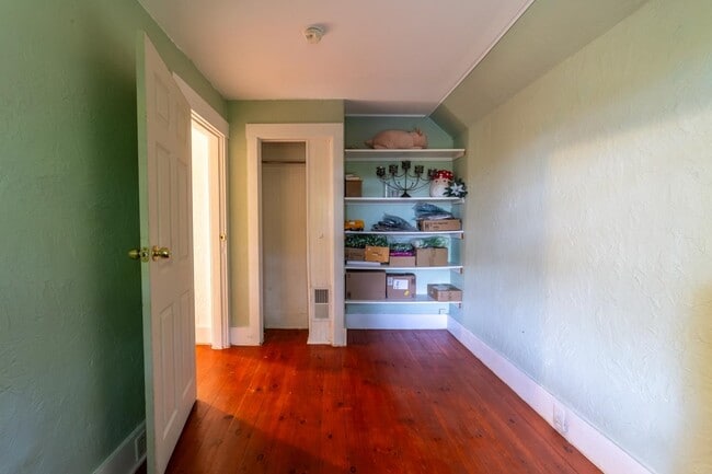 Building Photo - 66 Lyford St