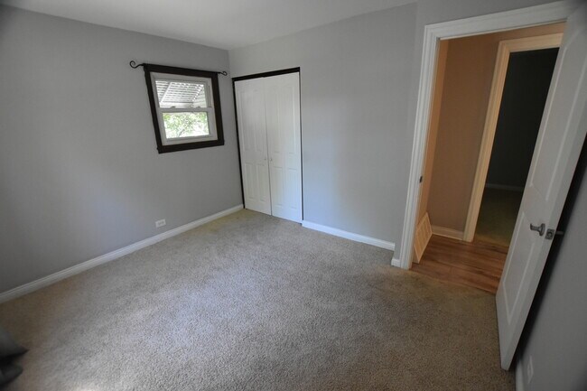 Building Photo - 7852 Sprucewood Ave