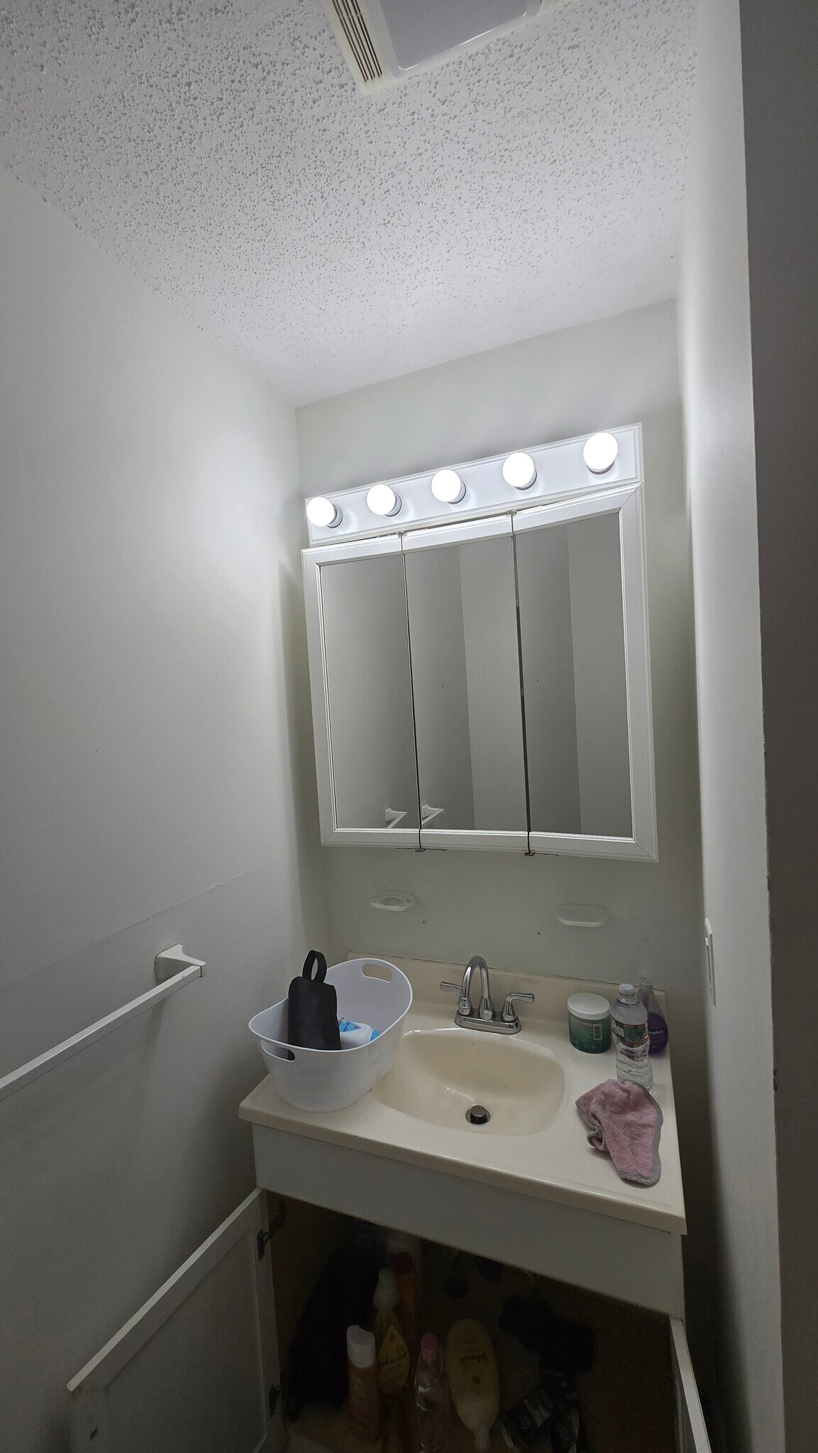 Building Photo - 31 Devereux St