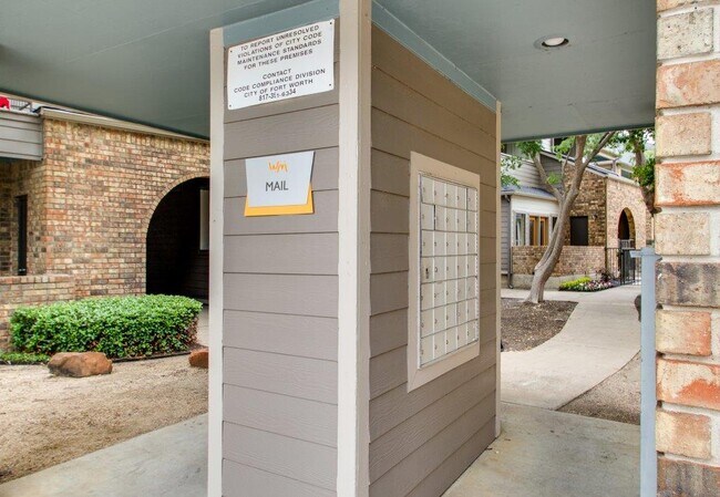 Building Photo - 5201 Thistle Dr
