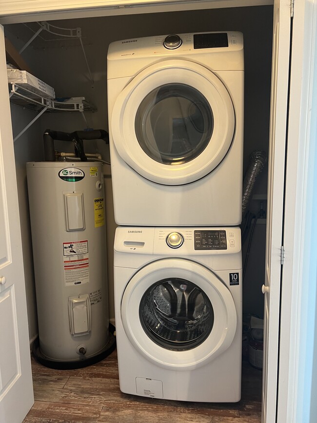 Washer & dryer - 922 2nd Ave S