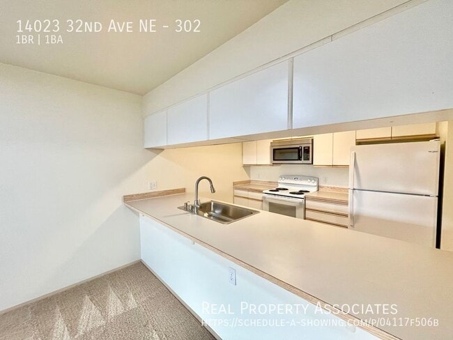 Building Photo - 14023 32nd Ave NE