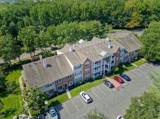 Building Photo - 96 Versailles Ct