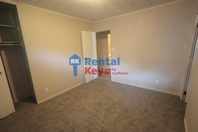 Building Photo - 2101 Waggoner Ave