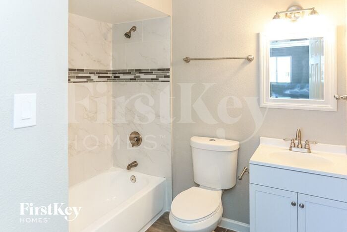 Building Photo - 5748 N 31st Ave