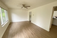 Building Photo - 8707 Holly Dr