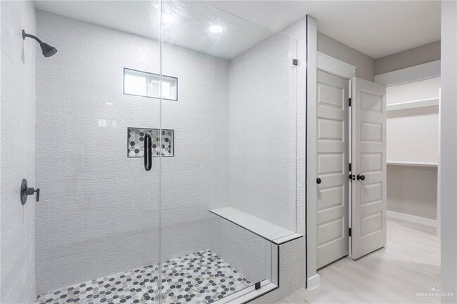 Building Photo - 21 Hope Dr