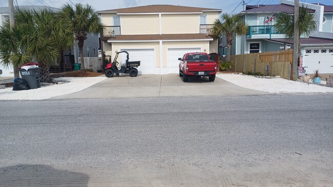Primary Photo - 5518 Beach Dr