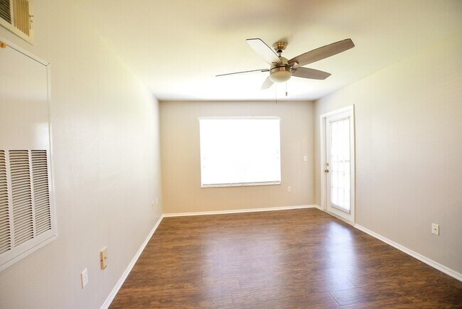 Building Photo - 170 Laterino Ct