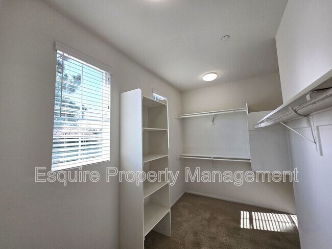 Building Photo - 433 Castiano St