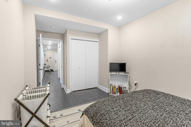 Building Photo - 624 N 35th St