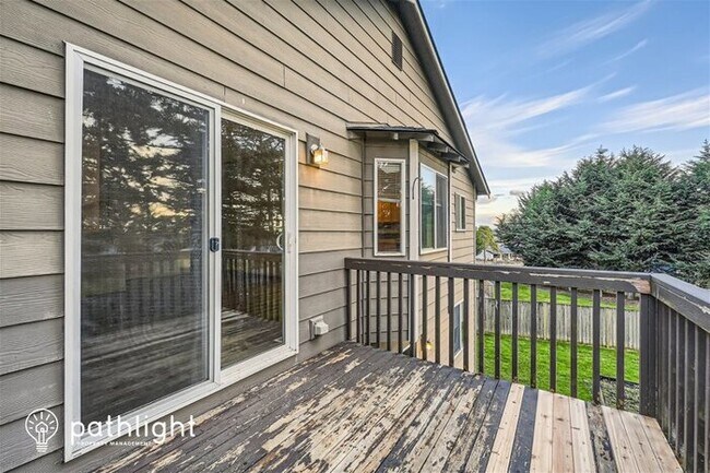Building Photo - 7122 277th Place Northwest