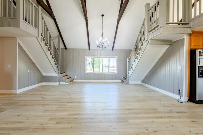 Building Photo - 211 N 3900 E