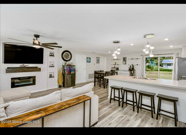 Building Photo - 1281 Barber St