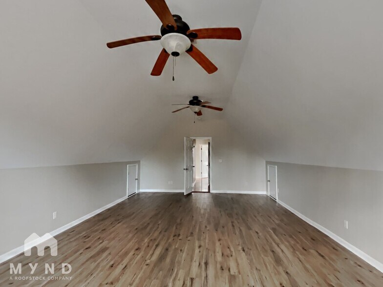 Building Photo - 364 Old Glory Ln