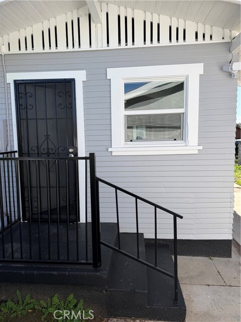 Building Photo - 1305 E 17th St