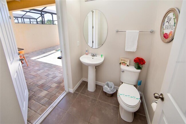 Building Photo - 1515 Carey Palm Cir