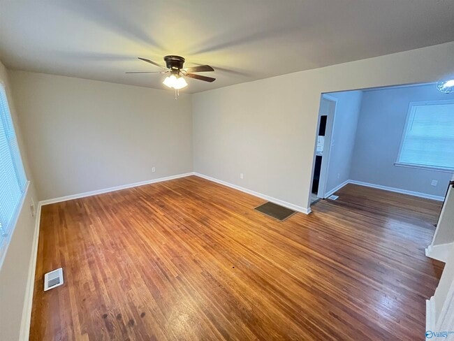 Building Photo - 4708 Dahlia Dr NW