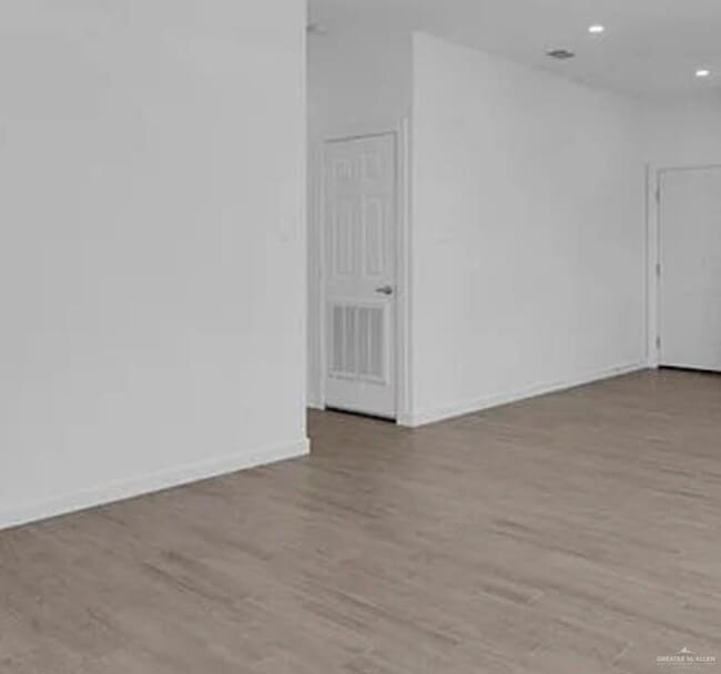 Building Photo - 12 Lore Dr