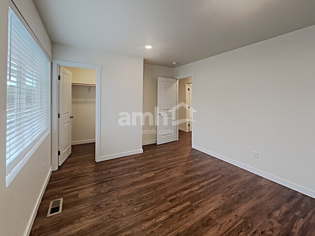 Building Photo - 1508 193rd St Ct E