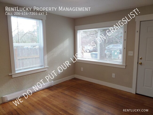 Building Photo - 2114 NE 85th St