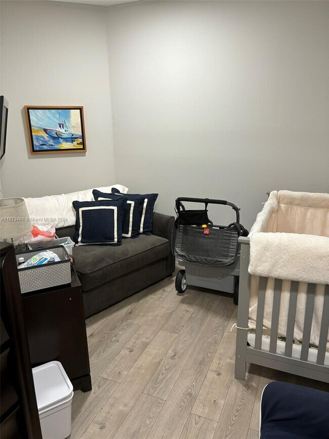 Building Photo - 21050 Point Pl