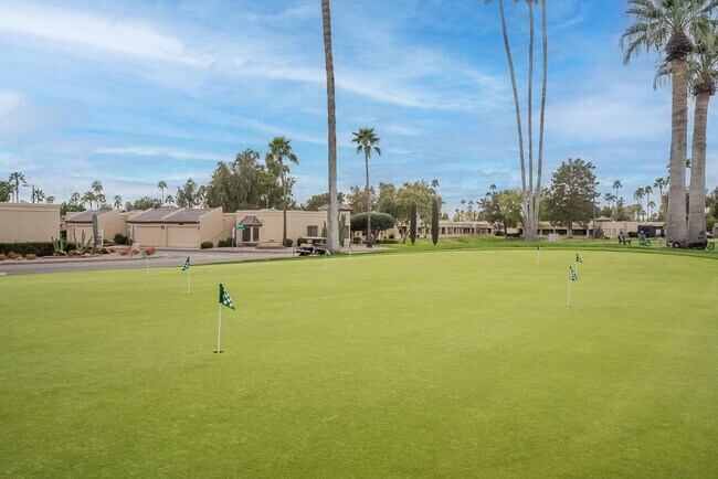 Building Photo - 650 S Arrowwood Way