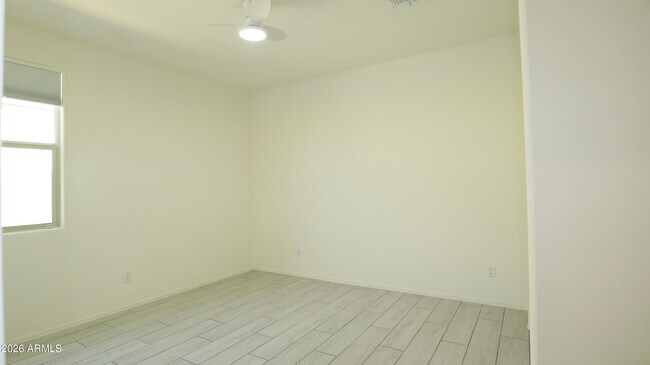 Building Photo - 2413 W Sunland Ave