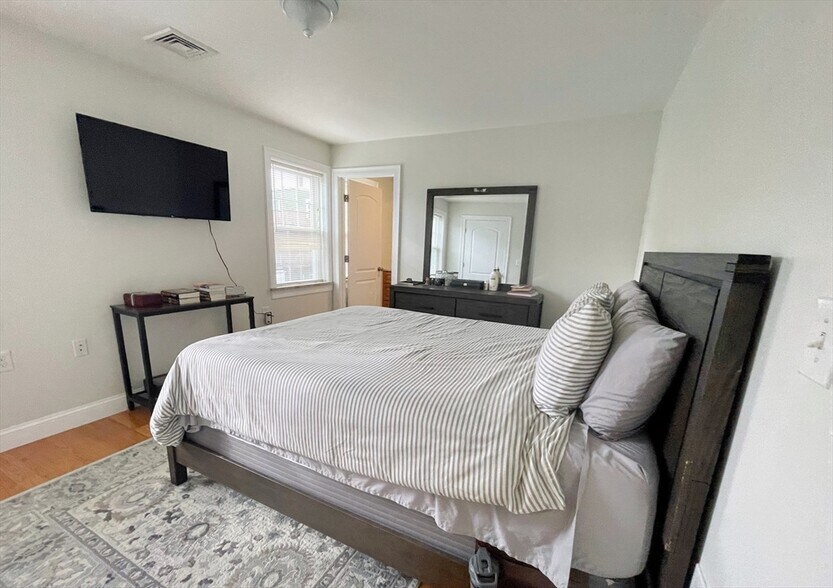 Building Photo - 1 Emmet Pl