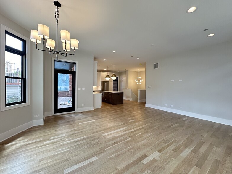 Building Photo - 1757 W Le Moyne St