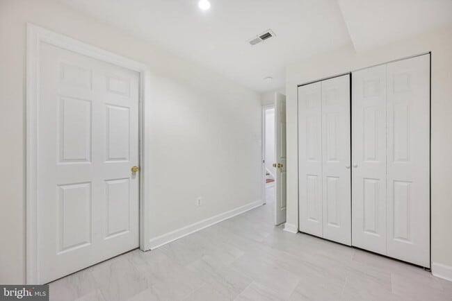 Building Photo - 12260 Greenleaf Ave