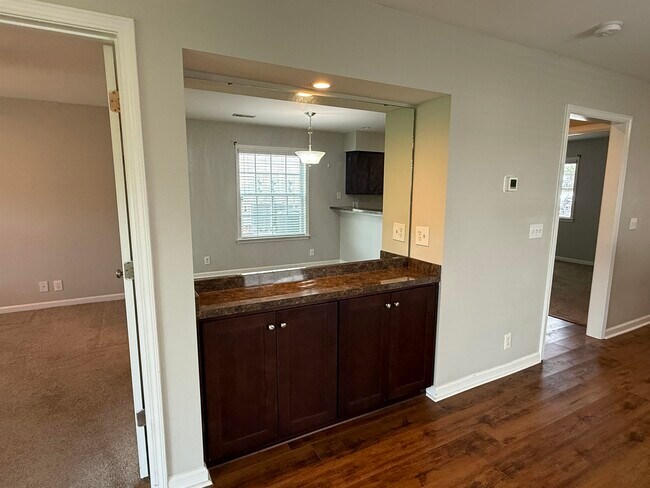 Building Photo - 653 Tupelo Ln